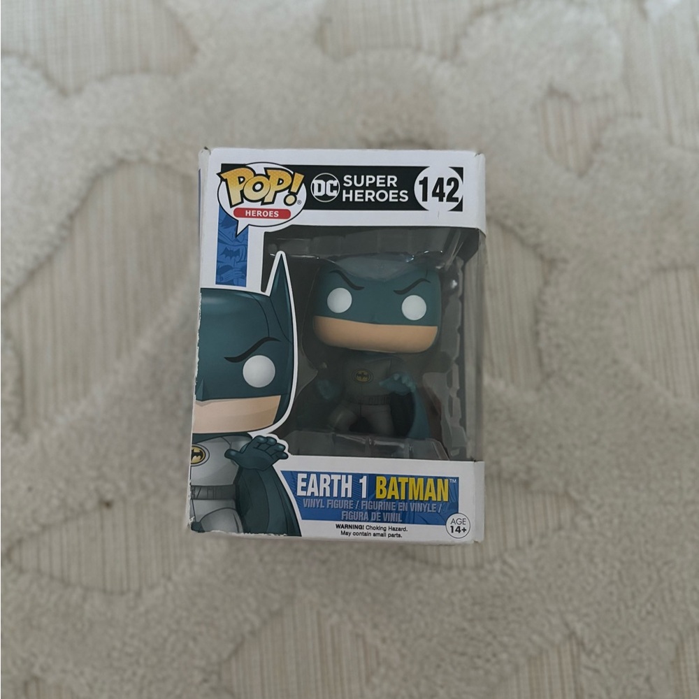 Funko Pop Earth 1 Batman BRAND NEW
